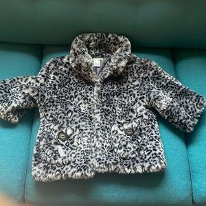 Short sleeved faux fur jacket